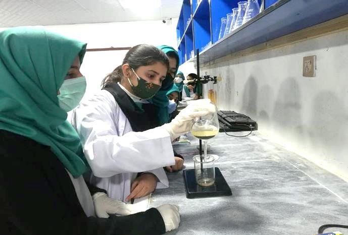 Discovering new knowledge through exciting science experiments